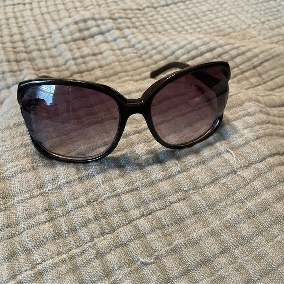 Oversized Fashion Sunglasses - Picture 1 of 4